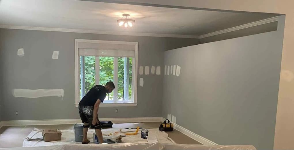 Pièce en cours de préparation, avant la peinture